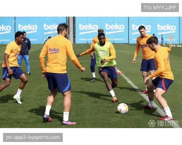 加的斯赛前训练开放,媒体观察到球队重点演练定位球防守 加的斯赛前训练开放,媒体观察到球队重点演练定位球防守